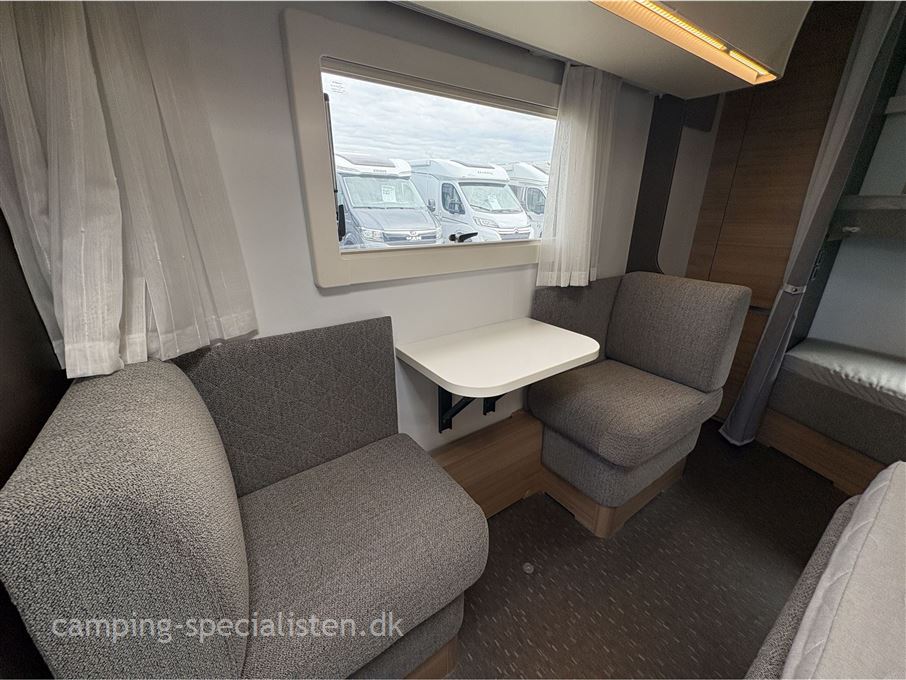 Adria Alpina 663 UK Køjer og Dobbeltseng